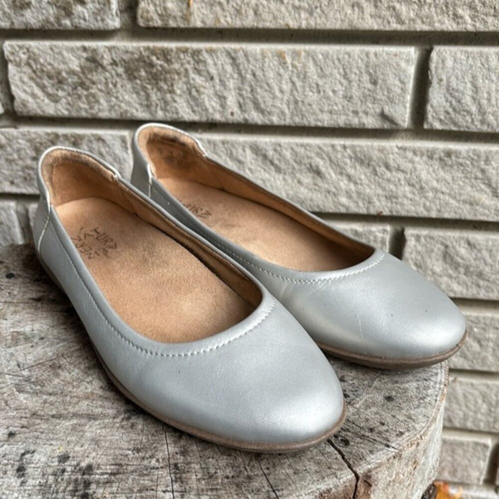 Naturalizer Flexy Ballet Flat In Metallic Sz 7